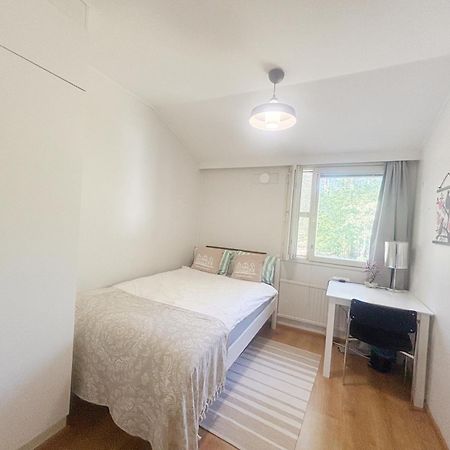 Private Rooms Near Metro, Free Parking,Direct Bus From Airport Helsinky Exteriér fotografie